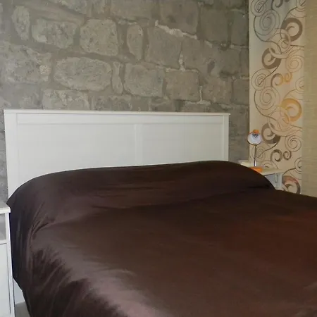 B&B Easyroom *