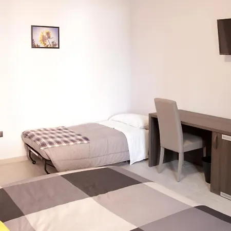 Easyroom - Casello Autostradale 3* Frosinone